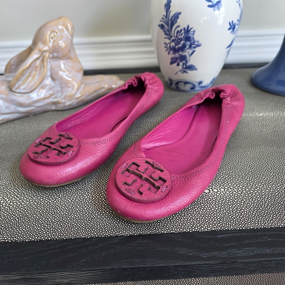 Tory Burch Pebbled Bright Pink Ballet Flats - Picture 3 of 6